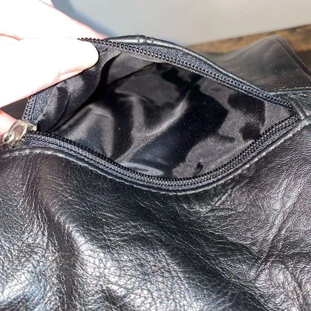 Covington Black Leather Messenger Bag NEW